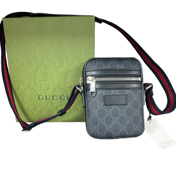 Gucci GG Supreme Small Messenger bag